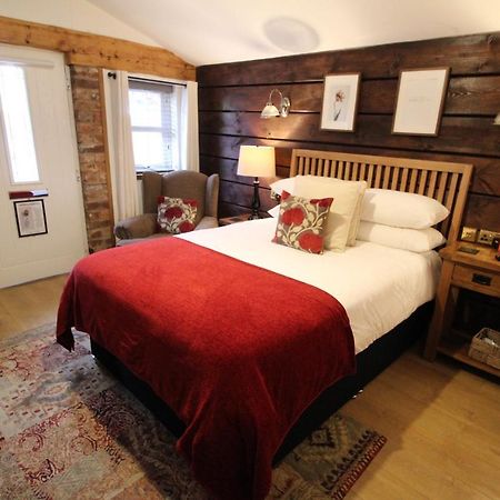 Boutique Garden Lodge @ The Larches Wolverhampton Ngoại thất bức ảnh