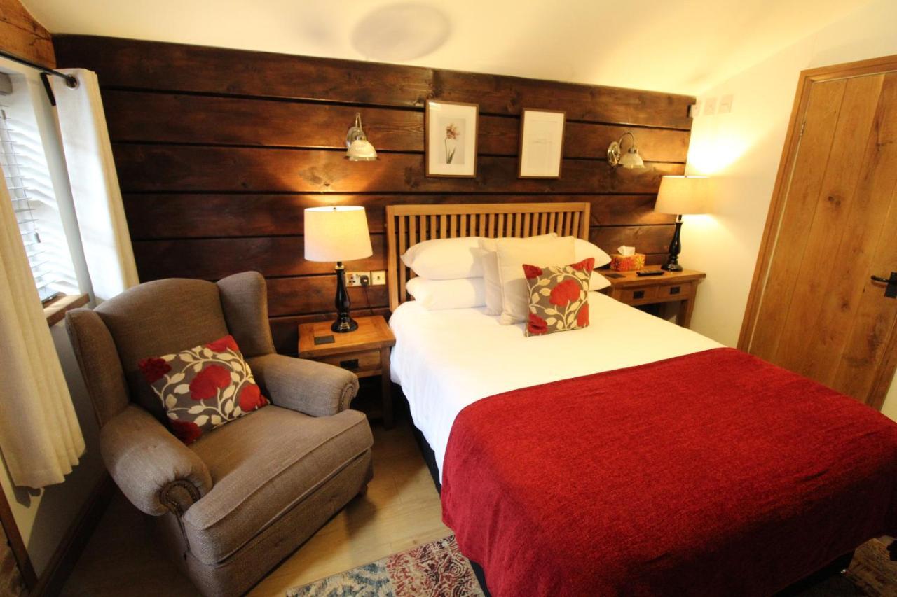 Boutique Garden Lodge @ The Larches Wolverhampton Ngoại thất bức ảnh